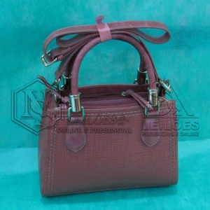 LOTE 002 -  05 (cinco) bolsas em couro