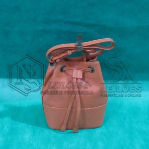 LOTE 002 -  05 (cinco) bolsas em couro