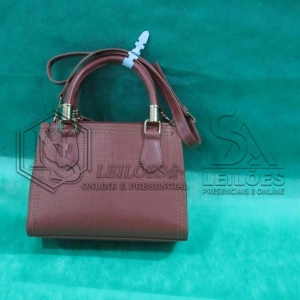 LOTE 004 - 05 (cinco) bolsas em couro
