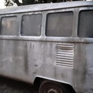 LOTE 004 - VW/KOMBI