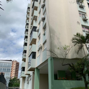 LOTE 05 - Apartamento nº 303, Edifício Monte Carlo II, na Rua Marechal Floriano nº 1372