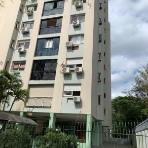 LOTE 05 - Apartamento nº 303, Edifício Monte Carlo II, na Rua Marechal Floriano nº 1372
