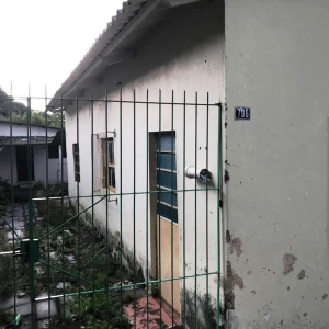 LOTE 08 - Um prédio na rua Castro Alves, nº 706