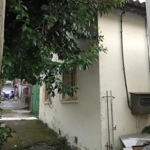 LOTE 08 - Um prédio na rua Castro Alves, nº 706