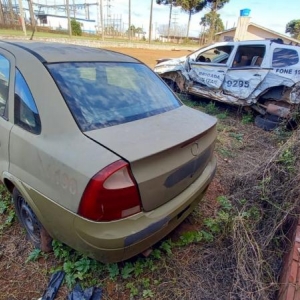 LOTE 103 - GM/CORSA SEDAN