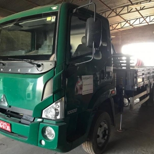 LOTE 13 - Caminhão AGRALE/10000, placa IUG6130, ano/modelo 2013/2013