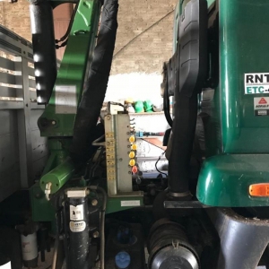 LOTE 13 - Caminhão AGRALE/10000, placa IUG6130, ano/modelo 2013/2013