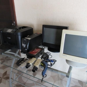 LOTE 036 - Impressora Canon MB5110, Filmadora, No-Break SMS, Dois monitores e outros