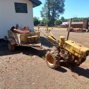 LOTE 07 - Micro Trator Motocultivador – Tobata - com enxada rotativa e carreta agrícola.