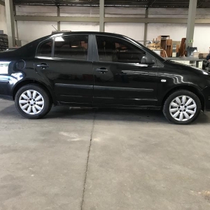 LOTE 02 - VW/POLO SEDAN 1.6, cor preta, ano/modelo 2008/2009