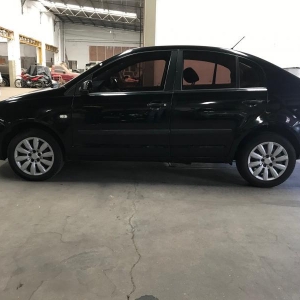 LOTE 02 - VW/POLO SEDAN 1.6, cor preta, ano/modelo 2008/2009