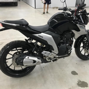 LOTE 01 - MOTOCICLETA YAMAHA / FZ25 FAZER