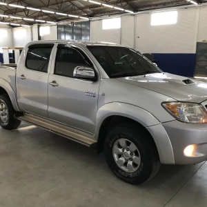 LOTE 05 - Toyota Hilux