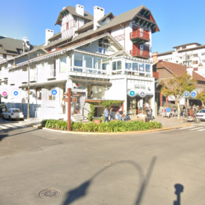 LOTE 100 - GRAMADO - HOTEL DO CONDOMÍNIO COMERCIAL JÚLIO CHAULET, SITUADO À RUA AUGUSTO ZATTI, N°160