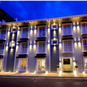 LOTE 100 - GRAMADO - HOTEL DO CONDOMÍNIO COMERCIAL JÚLIO CHAULET, SITUADO À RUA AUGUSTO ZATTI, N°160
