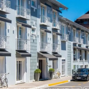 LOTE 100 - GRAMADO - HOTEL DO CONDOMÍNIO COMERCIAL JÚLIO CHAULET, SITUADO À RUA AUGUSTO ZATTI, N°160