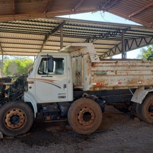 LOTE 003 - Caminhão Internacional/4700 4x2