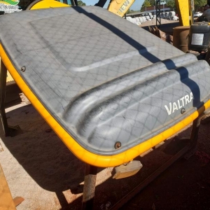LOTE 004 - CAPOTA VALTRA