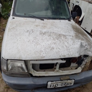 LOTE 033 - FORD/ RANGER , 1998/1999 ,Placa IIO-0965. Avaliado em R$ 50,00.