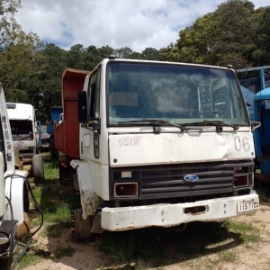 LOTE 067 - Ford cargo CAÇAMBA , 1998/1998, Placa IIS-7103. Avaliado em R$ 150,00.