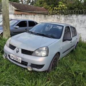 LOTE 011 - AUTOMÓVEL I/RENAULT CLIO AUT1016VS, ANO/MODELO: 2008/2009. PLACA: IPQ0832