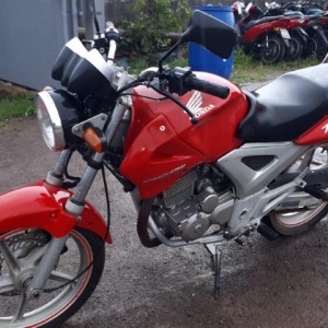 LOTE 022 - MOTOCICLETA HONDA/CBX 250 TWISTER, ANO/MODELO: 2004, PLACA: ILU1C98
