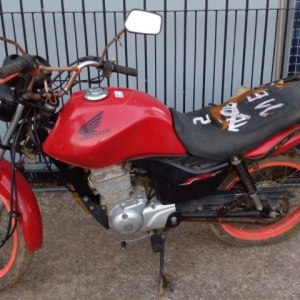 LOTE 026 - MOTOCICLETA HONDA/CG 125 FAN ES, ANO/MODELO: 2011, PLACA: ISA5154