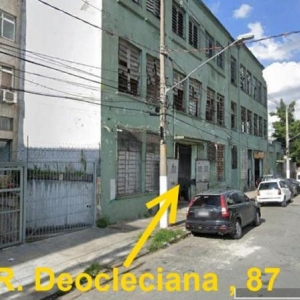 LOTE 01 -  IMÓVEL: Um prédio de três pavimentos, com a área construída de 3.386,54m²., e seu respectivo terreno