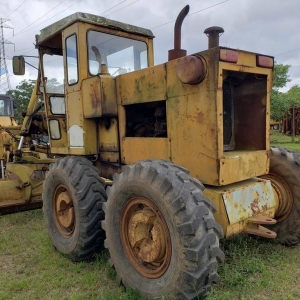 LOTE 003 - MOTONIVELADORA - HWB