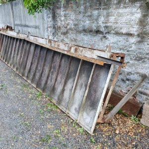 LOTE 008 - Equipamentos para construção de pavilhão e muros de concreto