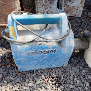 LOTE 008 - Equipamentos para construção de pavilhão e muros de concreto