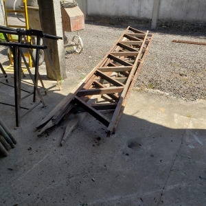 LOTE 008 - Equipamentos para construção de pavilhão e muros de concreto