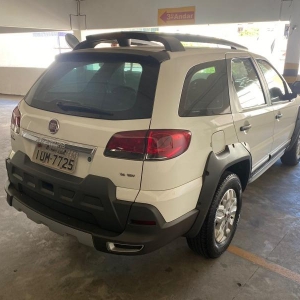 LOTE 001 - FIAT PÁLIO WEEKEND ADVENTURE 2013/2014 - Placas IUM7725