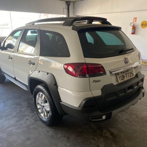 LOTE 001 - FIAT PÁLIO WEEKEND ADVENTURE 2013/2014 - Placas IUM7725