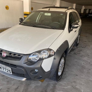 LOTE 001 - FIAT PÁLIO WEEKEND ADVENTURE 2013/2014 - Placas IUM7725