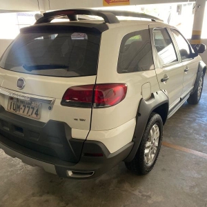 LOTE 003 - FIAT PÁLIO WEEKEND ADVENTURE 2013/2014 - Placas IUM7774