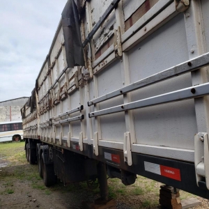 LOTE 013 - Dois Semi-Reboques NOMA