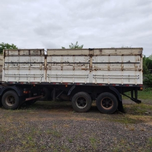 LOTE 013 - Dois Semi-Reboques NOMA