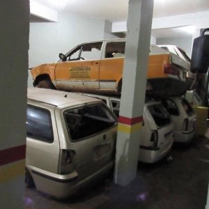 LOTE 004 - Sucata - Fiat/Uno Mille, Ford/Courier e outros