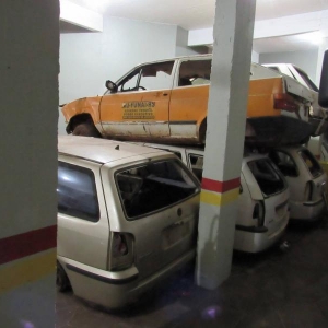 LOTE 004 - Sucata - Fiat/Uno Mille, Ford/Courier e outros