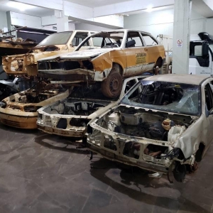 LOTE 004 - Sucata - Fiat/Uno Mille, Ford/Courier e outros