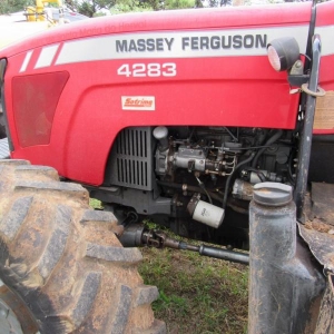LOTE 014 - Trator MASSEY FERGUSON, Modelo: 4283