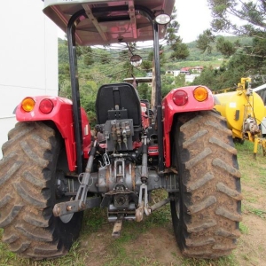 LOTE 014 - Trator MASSEY FERGUSON, Modelo: 4283