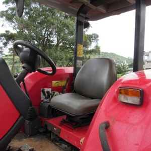 LOTE 014 - Trator MASSEY FERGUSON, Modelo: 4283