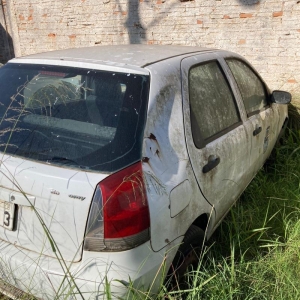 LOTE 003 - Veículo FIAT/  Palio Fire Economy, Ano/modelo 2009/2010, Placa ITR1113. Avaliado em R$ 2.600,00.