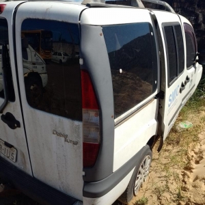 LOTE 007 - Veículo FIAT/ Doblo ELX 1.8 Flex, Ano/modelo 2009/2009, Placa ITR1115. Avaliado em R$ 3.500,00.