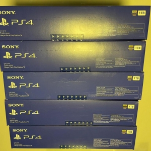 LOTE 009 - 05 Consoles Sony PS4 novos