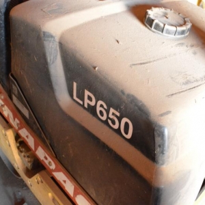 LOTE 20 - Rolo compactador vibratório Dynapac de 2010 com bomba injetora condenada