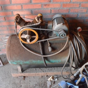 LOTE 22 - Compressor funcionando