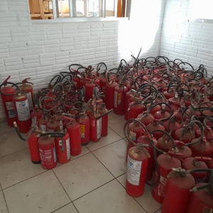 LOTE 014 - EXTINTORES
